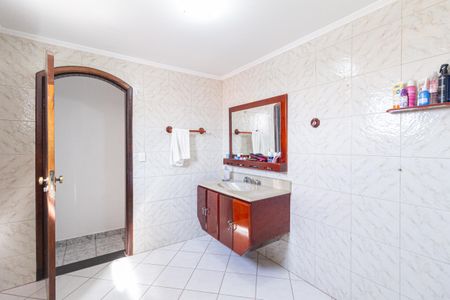 Casa à venda com 351m², 4 quartos e 2 vagas Casa à venda com 351m², 4 quartos e 2 vagasBanheiro 1