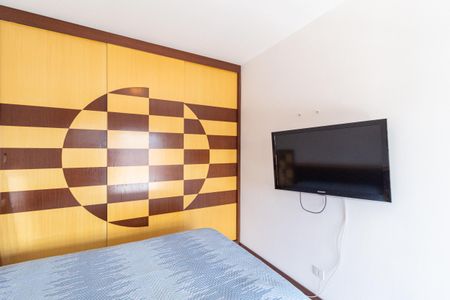 Casa à venda com 351m², 4 quartos e 2 vagas Casa à venda com 351m², 4 quartos e 2 vagasQuarto 2