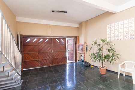 Casa à venda com 351m², 4 quartos e 2 vagas Casa à venda com 351m², 4 quartos e 2 vagasGaragem