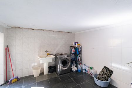 Casa à venda com 351m², 4 quartos e 2 vagas Casa à venda com 351m², 4 quartos e 2 vagasÁrea de serviço