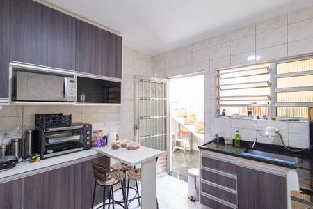 Casa à venda com 351m², 4 quartos e 2 vagas Casa à venda com 351m², 4 quartos e 2 vagasCozinha