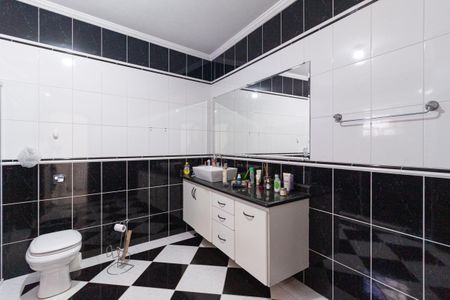 Casa à venda com 351m², 4 quartos e 2 vagas Casa à venda com 351m², 4 quartos e 2 vagasBanheiro 2