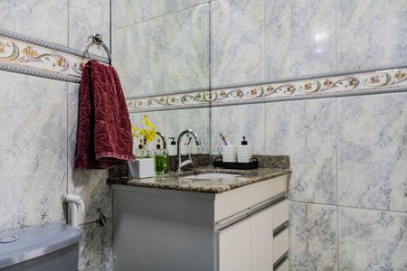 Casa à venda com 360m², 3 quartos e 2 vagas Casa à venda com 360m², 3 quartos e 2 vagasBanheiro Social