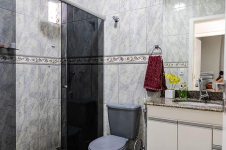 Casa à venda com 360m², 3 quartos e 2 vagas Casa à venda com 360m², 3 quartos e 2 vagasBanheiro Social