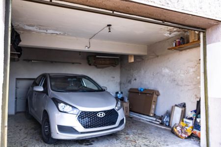 Casa à venda com 360m², 3 quartos e 2 vagas Casa à venda com 360m², 3 quartos e 2 vagasGaragem