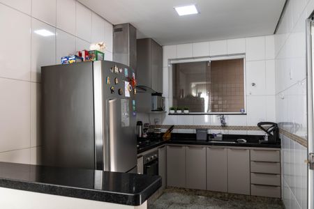 Casa à venda com 360m², 3 quartos e 2 vagas Casa à venda com 360m², 3 quartos e 2 vagasCozinha