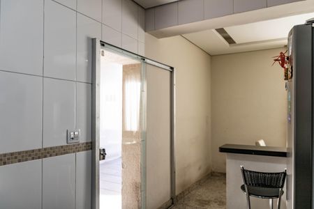 Casa à venda com 360m², 3 quartos e 2 vagas Casa à venda com 360m², 3 quartos e 2 vagasCozinha