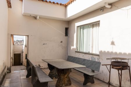 Casa à venda com 360m², 3 quartos e 2 vagas Casa à venda com 360m², 3 quartos e 2 vagasÁrea externa