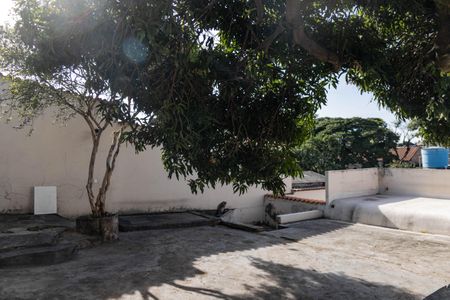 Casa à venda com 360m², 3 quartos e 2 vagas Casa à venda com 360m², 3 quartos e 2 vagasQuintal