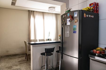 Casa à venda com 360m², 3 quartos e 2 vagas Casa à venda com 360m², 3 quartos e 2 vagasCozinha