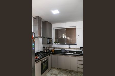 Casa à venda com 360m², 3 quartos e 2 vagas Casa à venda com 360m², 3 quartos e 2 vagasCozinha