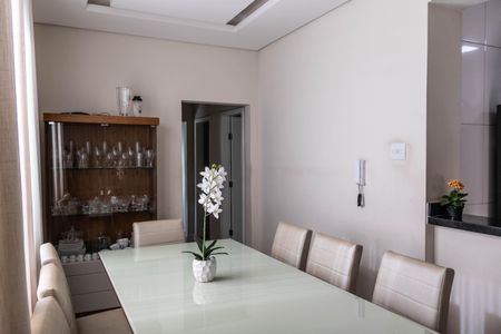 Casa à venda com 360m², 3 quartos e 2 vagas Casa à venda com 360m², 3 quartos e 2 vagasCopa