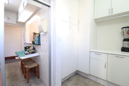 Apartamento à venda com 60m², 1 quarto e 1 vagaÁrea de Serviço