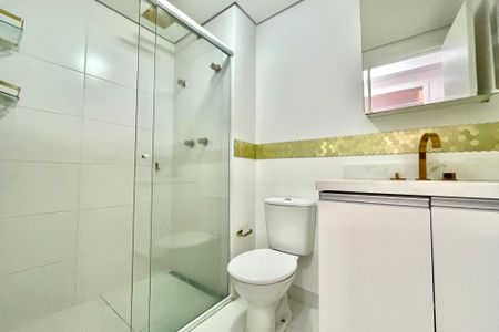 Apartamento à venda com 63m², 2 quartos e 1 vaga Apartamento à venda com 63m², 2 quartos e 1 vagaBanheiro da Suíte