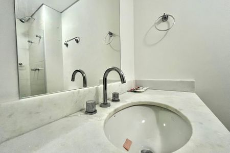 Apartamento à venda com 63m², 2 quartos e 1 vaga Apartamento à venda com 63m², 2 quartos e 1 vagaBanheiro Corredor