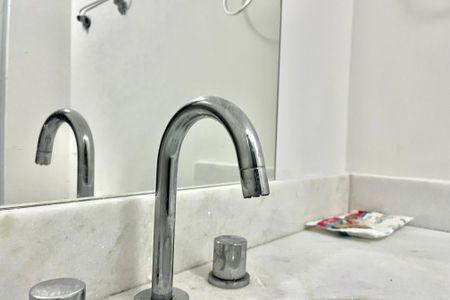 Apartamento à venda com 63m², 2 quartos e 1 vaga Apartamento à venda com 63m², 2 quartos e 1 vagaBanheiro Corredor