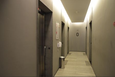 Apartamento à venda com 20m², 1 quarto e sem vagaElevadores