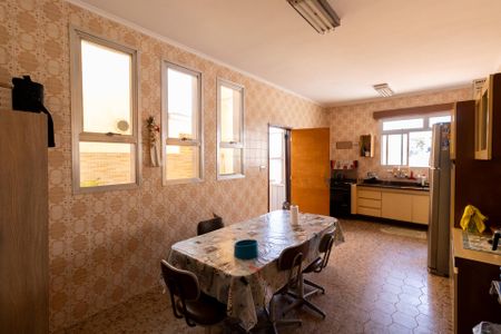Casa à venda com 167m², 3 quartos e 2 vagas Casa à venda com 167m², 3 quartos e 2 vagasCozinha