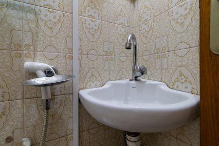 Casa à venda com 167m², 3 quartos e 2 vagas Casa à venda com 167m², 3 quartos e 2 vagasLavabo