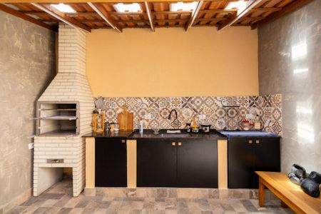Casa à venda com 167m², 3 quartos e 2 vagas Casa à venda com 167m², 3 quartos e 2 vagasChurrasqueira