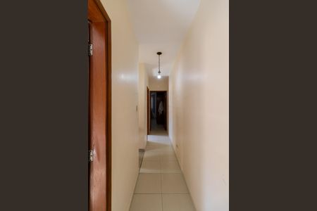 Casa à venda com 167m², 3 quartos e 2 vagas Casa à venda com 167m², 3 quartos e 2 vagasCorredor
