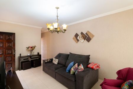 Casa à venda com 167m², 3 quartos e 2 vagas Casa à venda com 167m², 3 quartos e 2 vagasSala
