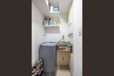 Apartamento à venda com 95m², 3 quartos e 2 vagas Apartamento à venda com 95m², 3 quartos e 2 vagasÁrea de Serviço