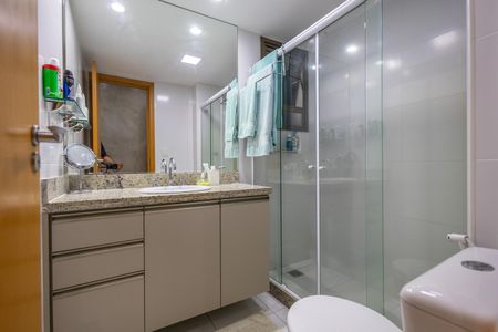 Apartamento à venda com 95m², 3 quartos e 2 vagas Apartamento à venda com 95m², 3 quartos e 2 vagasBanheiro Suíte