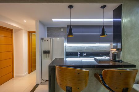 Apartamento à venda com 95m², 3 quartos e 2 vagas Apartamento à venda com 95m², 3 quartos e 2 vagasCozinha