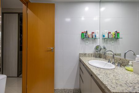 Apartamento à venda com 95m², 3 quartos e 2 vagas Apartamento à venda com 95m², 3 quartos e 2 vagasBanheiro Suíte