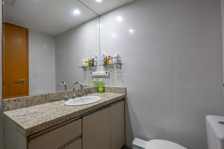 Apartamento à venda com 95m², 3 quartos e 2 vagas Apartamento à venda com 95m², 3 quartos e 2 vagasBanheiro Social