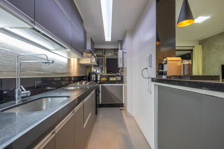 Apartamento à venda com 95m², 3 quartos e 2 vagas Apartamento à venda com 95m², 3 quartos e 2 vagasCozinha