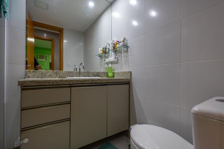 Apartamento à venda com 95m², 3 quartos e 2 vagas Apartamento à venda com 95m², 3 quartos e 2 vagasBanheiro Social