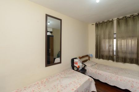 Casa à venda com 300m², 6 quartos e 3 vagas Casa à venda com 300m², 6 quartos e 3 vagasCasa 1 - Quarto 2