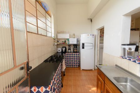 Casa à venda com 300m², 6 quartos e 3 vagas Casa à venda com 300m², 6 quartos e 3 vagasCasa 1 - Cozinha