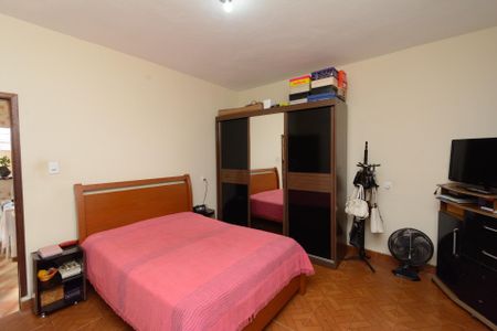 Casa à venda com 300m², 6 quartos e 3 vagas Casa à venda com 300m², 6 quartos e 3 vagasCasa 1 - Suíte