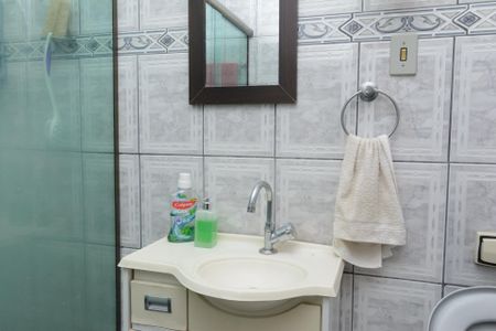 Casa à venda com 300m², 6 quartos e 3 vagas Casa à venda com 300m², 6 quartos e 3 vagasCasa 1 - Banheiro da Suíte