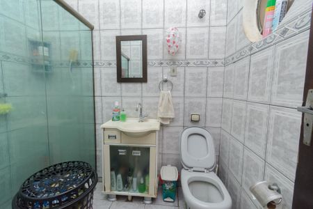 Casa à venda com 300m², 6 quartos e 3 vagas Casa à venda com 300m², 6 quartos e 3 vagasCasa 1 - Banheiro da Suíte