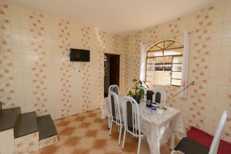 Casa à venda com 300m², 6 quartos e 3 vagas Casa à venda com 300m², 6 quartos e 3 vagasCasa 1 - Sala de Jantar