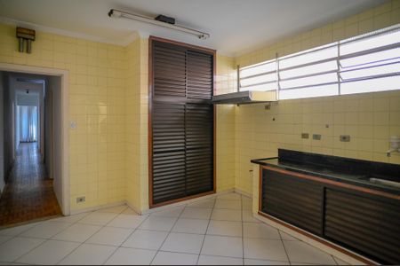 Casa para alugar com 240m², 3 quartos e 3 vagas Casa para alugar com 240m², 3 quartos e 3 vagasCozinha