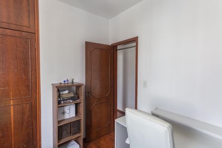 Apartamento à venda com 100m², 3 quartos e 2 vagas Apartamento à venda com 100m², 3 quartos e 2 vagasQuarto 1