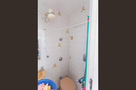 Apartamento à venda com 100m², 3 quartos e 2 vagas Apartamento à venda com 100m², 3 quartos e 2 vagasBanheiro de Serviço