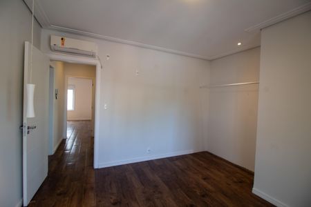 Casa à venda com 243m², 3 quartos e 4 vagas Casa à venda com 243m², 3 quartos e 4 vagasQuarto 1