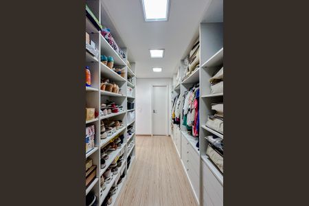 Apartamento à venda com 155m², 3 quartos e 3 vagasCloset da suíte 1