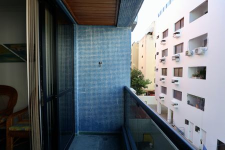 Apartamento para alugar com 97m², 3 quartos e 1 vaga Apartamento para alugar com 97m², 3 quartos e 1 vagaVaranda