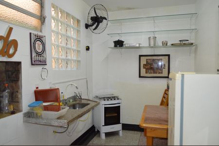 Casa à venda com 320m², 2 quartos e 10 vagasEdícula 