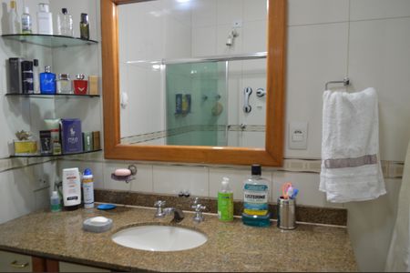 Casa à venda com 320m², 2 quartos e 10 vagasBanheiro Suíte