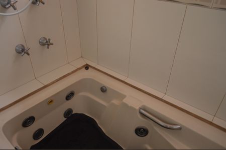 Casa à venda com 320m², 2 quartos e 10 vagasBanheiro Social