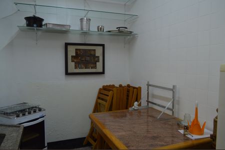 Casa à venda com 320m², 2 quartos e 10 vagasEdícula 