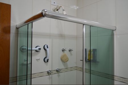 Casa à venda com 320m², 2 quartos e 10 vagasBanheiro Suíte